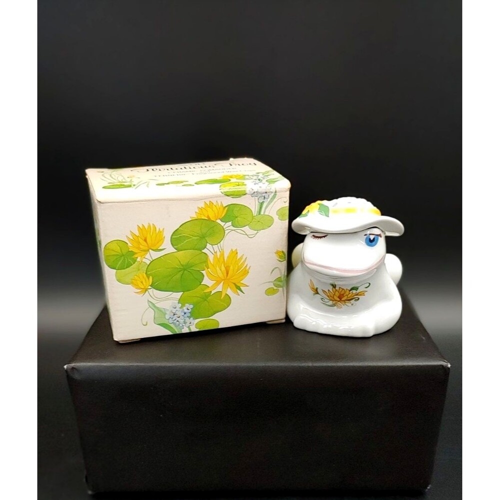VTG Avon 1980 Flirtatious Frog Potpourri Holder Winking Pomander Ceramic w/ Box